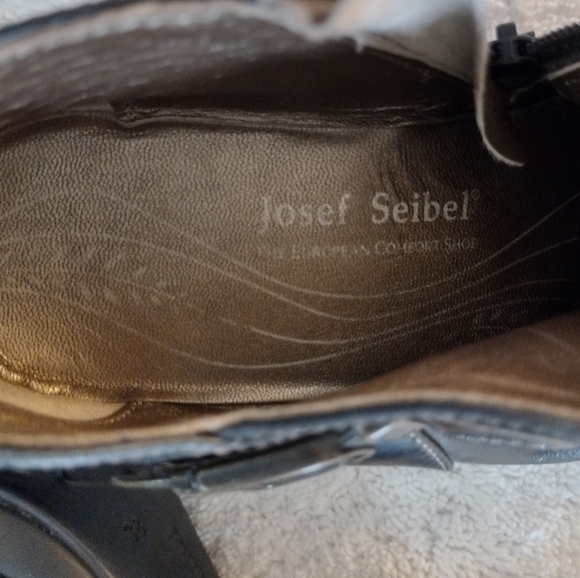 Joseph Seibel Black Side Zipper Ankle Bootie Size 38/US Size 8 - Picture 9 of 10